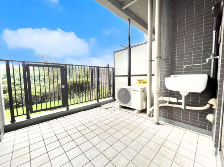 oRj[@`Balcony`  oRj[͉z݁Azc󕨂C悭Ƃł܂Bg₷JIȃoRj[łzՂ~蒍AoRj[tZ܂B  