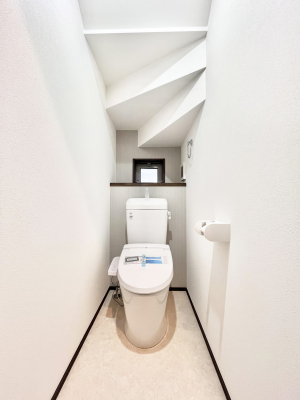 gC@`Toilet`@YEXbLEKȃEHVbgtgCł낰ԂłB1A2KɃgCXy[XǏ薾邭AKԂƂȂĂ܂gꏊ炱̔złI