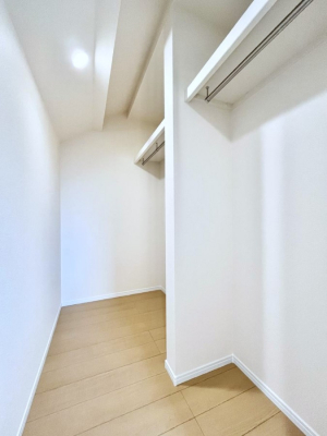 ̑@`Walk-in Closet`@KvȂ̂R[fBl[gꗗĊmFłAgxx⏀ZԂōςރEH[NCN[[bgݒu܂BƂ̒Ƃ֗Ȏ[Xy[XłB