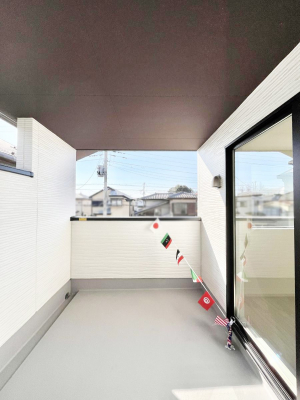 �o���R�j�[�@�����`Balcony�`  �o���R�j�[�͉������z���������݁A���z�c����󕨂��C�����悭�������Ƃ��ł��܂��B  �g���₷���J���I�ȃo���R�j�[�ł����z�����������Ղ�~�蒍���A�o���R�j�[�t���Z�܂��B  