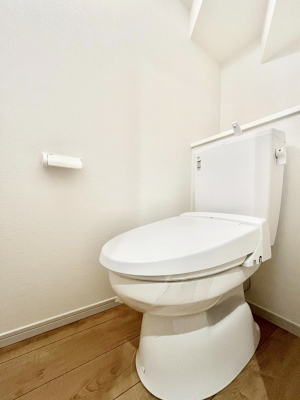 �g�C���@�����`Toilet�`�@�Y��E�X�b�L���E���K�ȃE�H�V�����b�g�t�g�C���ł��낰���Ԃł��B�g�C���͖����g�킴��𓾂Ȃ����́B����������ۂ������ł��ˁB�g�C����2��������̂Œ��̍��G���ɕ֗��ł��I