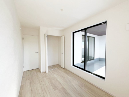 Q@`Bed Room`  ɂ͎[N[[bgIiĝm⏬͂AGߕ̂mȂǂƐڂ܂܂B  ԂLgpł܂ˁB