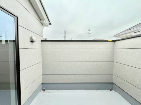 oRj[@`Balcony`  oRj[͉z݁Azc󕨂C悭Ƃł܂B  g₷JIȃoRj[łzՂ~蒍AoRj[tZ܂B  