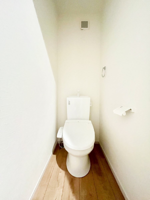 gC@`Toilet`@YEXbLEKȃEHVbgtgCł낰ԂłBgC͖g킴𓾂Ȃ́BۂłˁBgC2̂Œ̍Gɕ֗łI