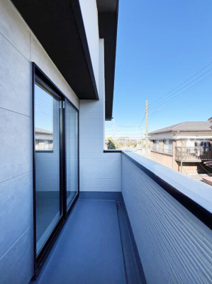 �o���R�j�[�@�����`Balcony�`  �o���R�j�[�͉������z���������݁A���z�c����󕨂��C�����悭�������Ƃ��ł��܂��B  �g���₷���J���I�ȃo���R�j�[�ł����z�����������Ղ�~�蒍���A�o���R�j�[�t���Z�܂��B  