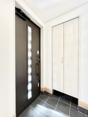 ���ց@�K���X�X���b�g�̓��������փh�A�������Ɍ���͂��Ă���܂�