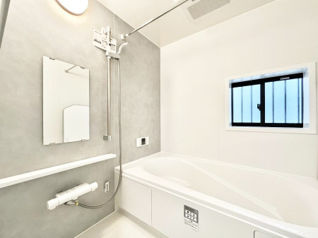 �����@����̔�������Ă���閾�邢�������̂���o�X���[��