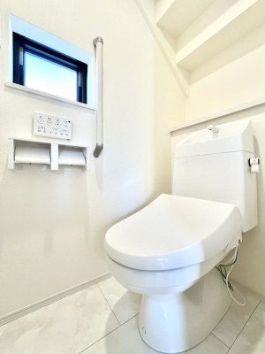 �g�C���@������B�������`Toilet�`�@�Y��E�X�b�L���E���K�ȃE�H�V�����b�g�t�g�C���ł��낰���Ԃł��B�̌������薾�邭�A���K��ԂƂȂ��Ă���܂��������g���ꏊ�����炱���̔z���ł��I