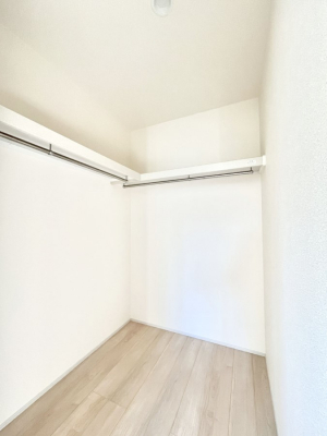 ̑@EH[NCN[[bgtŐԂLpł܂B