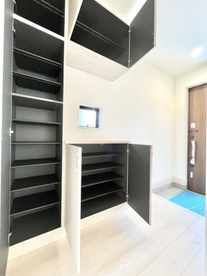 ̑ρ@Ղ[łV[Y{bNXŉƑŠCAւB  