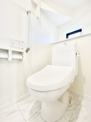 �g�C���@������C�������`Toilet�`�@�������̂��鐅����g�C���̓E�H�V�����b�g�t���ł����g�C���͖����g�킴��𓾂Ȃ����́B����������ۂ������ł��ˁB�g�C����2��������̂Œ��̍��G���ɕ֗��ł��I