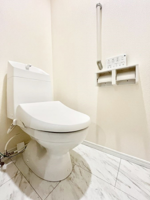 �g�C���@������C�������`Toilet�`�@�������̂��鐅����g�C���̓E�H�V�����b�g�t���ł����g�C���͖����g�킴��𓾂Ȃ����́B����������ۂ������ł��ˁB�g�C����2��������̂Œ��̍��G���ɕ֗��ł��I