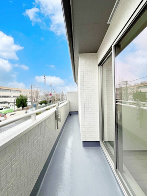 �o���R�j�[�@������B�������`Balcony�`  �o���R�j�[�͉������z���������݁A���z�c����󕨂��C�����悭�������Ƃ��ł��܂��B�g���₷���J���I�ȃo���R�j�[�ł����z�����������Ղ�~�蒍���A�o���R�j�[�t���Z�܂��B  