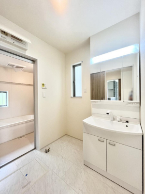 ̑@A`Dressing Room`@ÂȂ肪Ȑʏƍ̌ƊC\Ȃ̂ŋC悭g܂BOʋ^Cv̐ʑ͋[ŎU炩肪ȐʏXbL