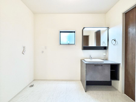 ̑@1`Dressing Room`@ÂȂ肪Ȑʏƍ̌ƊC\Ȃ̂ŋC悭g܂BOʋ^Cv̐ʑ͋[ŎU炩肪ȐʏXbL