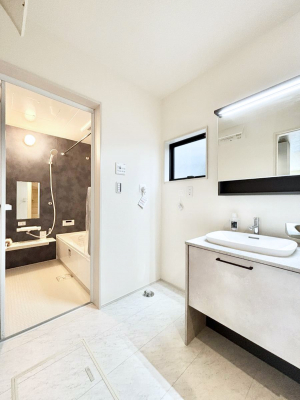 ̑@Ă̂ŎC̑ꏊłC\s܂B̐gxxCǂI