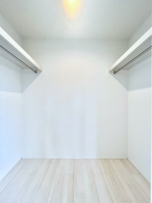 ̑@EH[NCN[[bgtŐԂLpł܂B