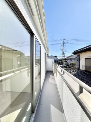 �o���R�j�[�@������A�������`Balcony�`  �o���R�j�[�͉������z���������݁A���z�c����󕨂��C�����悭�������Ƃ��ł��܂��B  �g���₷���J���I�ȃo���R�j�[�ł����z�����������Ղ�~�蒍���A�o���R�j�[�t���Z�܂��B  