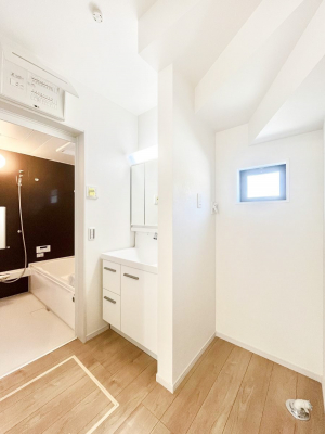 ̑@`Dressing Room`@ÂȂ肪Ȑʏƍ̌ƊC\Ȃ̂ŋC悭g܂BOʋ^Cv̐ʑ͋[ŎU炩肪ȐʏXbL