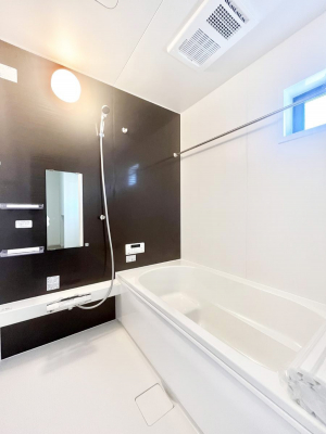 @`Bath Room`@͋C̗ŖɌătbVB@\tĂ̂ŗׂ̐@uŐ􂢏オ󕨂AJ̓VCCɂ邱Ƃ\łB