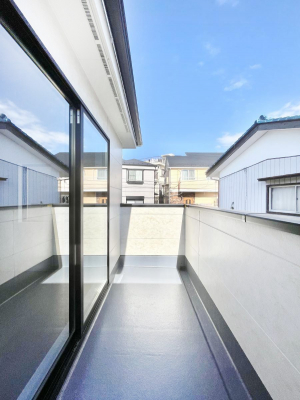 oRj[@`Balcony`  oRj[͉z݁Azc󕨂C悭Ƃł܂B  g₷JIȃoRj[łzՂ~蒍AoRj[tZ܂B  