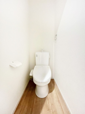 gC@`Toilet`@YEXbLEKȃEHVbgtgCł낰ԂłBgC͖g킴𓾂Ȃ́BۂłˁBgC2̂Œ̍Gɕ֗łI