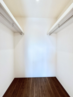 ̑@EH[NCN[[bgtŐԂLpł܂B