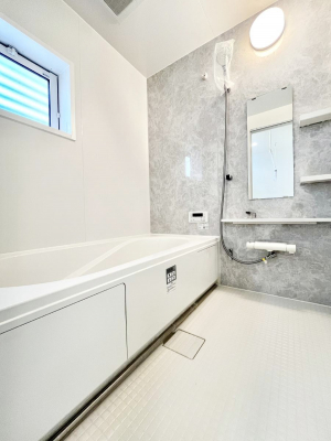 @`Bath Room`@͋C̗ŖɌătbVB@\tĂ̂ŗׂ̐@uŐ􂢏オ󕨂AJ̓VCCɂ邱Ƃ\łB