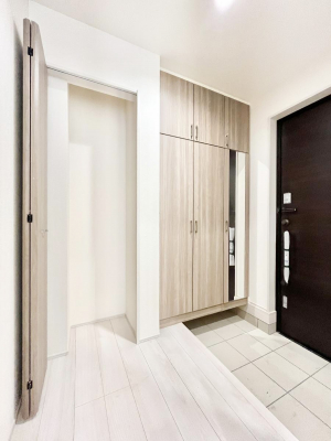 ց@`Entrance`@ʔ~[tȂ̂ŁAoO̐gȂ݃`FbNɁ􌺊ւ͂qlo}ԍŏ̏ꏊAAĂ鎞ɓŏ̏ꏊBȏꏊ炱AǂԂɁc