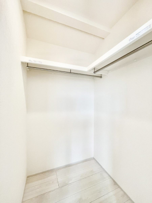 ̑@`Walk-in Closet`@KvȂ̂R[fBl[gꗗĊmFłAgxx⏀ZԂōςރEH[NCN[[bgݒu܂BƂ̒Ƃ֗Ȏ[Xy[XłB