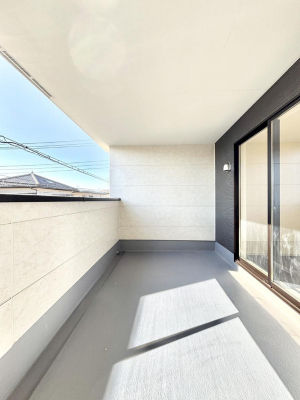 �o���R�j�[�@�������Q�������`Balcony�` �o���R�j�[�͉������z���������݁A���z�c����󕨂��C�����悭�������Ƃ��ł��܂��B�g���₷���J���I�ȃo���R�j�[�ł����z�����������Ղ�~�蒍���A�o���R�j�[�t���Z�܂��B