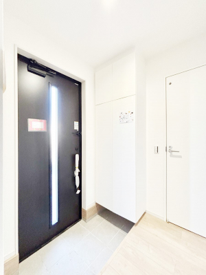 ���ց@�K���X�X���b�g�̓��������փh�A�������Ɍ���͂��Ă���܂�