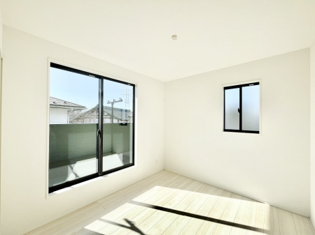 �Q���@�������Q�������`Bed Room�`�@2�ʍ̌����m�ۂ������邢�����́A���ʂ����ǂ��A��ϋ��S�n�̗ǂ���ԂƂȂ��Ă���܂��B�u�₩�ȕ��������ċN���钩�́A���K�����̎n�܂�ɁI���������ʕ����ƂĂ��ǂ��Z�܂���