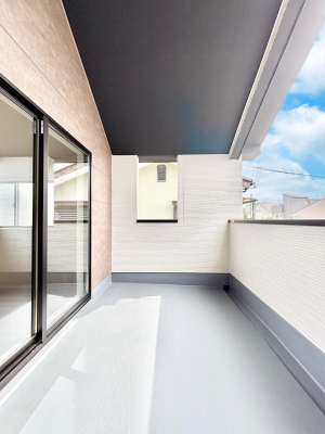 �o���R�j�[�@�������P�������`Balcony�`  �o���R�j�[�͉������z���������݁A���z�c����󕨂��C�����悭�������Ƃ��ł��܂��B �g���₷���J���I�ȃo���R�j�[�ł����z�����������Ղ�~�蒍���A�o���R�j�[�t���Z�܂��B  