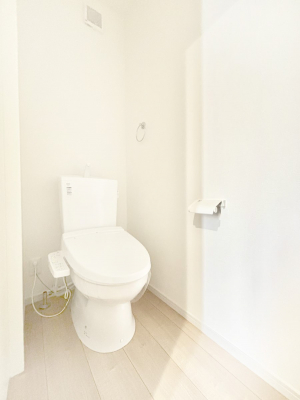 �g�C���@�����`Toilet�`�@�Y��E�X�b�L���E���K�ȃE�H�V�����b�g�t�g�C���ł��낰���Ԃł��B�g�C���͖����g�킴��𓾂Ȃ����́B����������ۂ������ł��ˁB�g�C����2��������̂Œ��̍��G���ɕ֗��ł��I