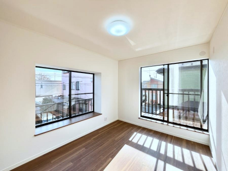 ���̑����ρ@2�ʍ̌����m�ۂ������邢��ԁB�Ƒ��݂�Ȃ����K�ȕ�炵����������݌v�ł��B