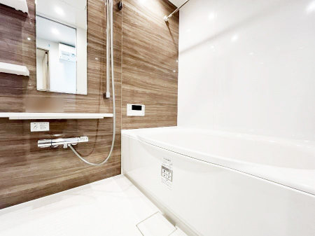 �����@����̔�������Ă���閾�邢�������̂���o�X���[��