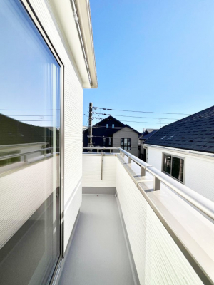 �o���R�j�[�@������A�������`Balcony�`  �o���R�j�[�͉������z���������݁A���z�c����󕨂��C�����悭�������Ƃ��ł��܂��B�g���₷���J���I�ȃo���R�j�[�ł����z�����������Ղ�~�蒍���A�o���R�j�[�t���Z�܂��B  