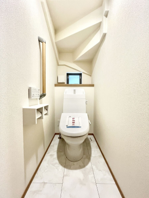 gC@`Toilet`@YEXbLEKȃEHVbgtgCł낰ԂłB1A2KɃgCXy[XǏ薾邭AKԂƂȂĂ܂gꏊ炱̔złI