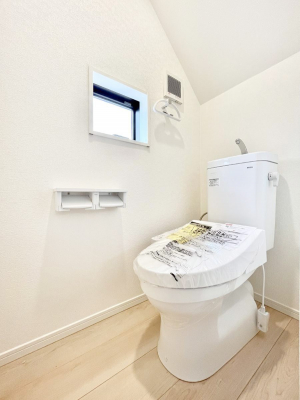 gC@`Toilet`@YEXbLEKȃEHVbgtgCł낰ԂłB1A2KɃgCXy[XǏ薾邭AKԂƂȂĂ܂gꏊ炱̔złI