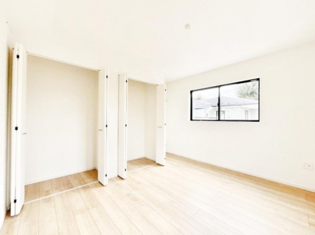 Q@P`Bed Room`  ɂ͎[N[[bgIiĝm⏬͂AGߕ̂mȂǂƐڂ܂܂B  ԂLgpł܂ˁB