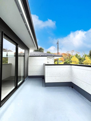 oRj[@P`Balcony`  oRj[͉z݁Azc󕨂C悭Ƃł܂B  g₷JIȃoRj[łzՂ~蒍AoRj[tZ܂B  