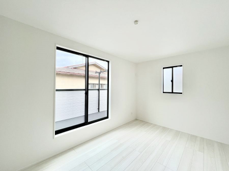 �Q���@�����`Bed Room�`�@�������������̂��ˌ��Ẵ����b�g�ł��B���Ƒ������������ƂŎ苷�Ɋ����Ă����Z�܂����ˌ��Ăł͊e�����v���C�o�V�[��ۂ��Ƃ��ł��܂��B�Z�܂��ɂ�Ƃ肪���܂�S�������b�N�X�ł��܂���