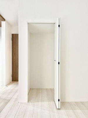 ���[�@�����`Closet�`�@�ǖʃN���[�[�b�g������΃^���X��u���K�v���Ȃ��A�o������̂Ȃ��X�b�L����Ԃ��ێ��ł��܂��B����ꂽ�X�y�[�X��L���Ɋ��p�ł������B�G�߂̈ߗނ��̕i�Ȃǂ����Ղ���[�o���܂��ˁ�