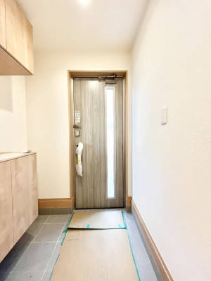 ���ց@������A�������`Entrance�`�@�Ƃ̒��ł��q�l���}����ŏ��̏ꏊ�ł��錺�ւ́A�Ƃ̈�ۂ��̂��̂ł��I�L�x�Ȍ��֎��[�ŁA����Y��ɕۂ��Ƃ��o���܂��􌺊ւɂ͂����Ղ���[�̉��ʔ��������I