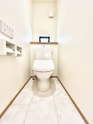 �g�C���@������A�������`Toilet�`�@�������̂��鐅����g�C���̓E�H�V�����b�g�t���ł����g�C���͖����g�킴��𓾂Ȃ����́B����������ۂ������ł��ˁB�g�C����2��������̂Œ��̍��G���ɕ֗��ł��I