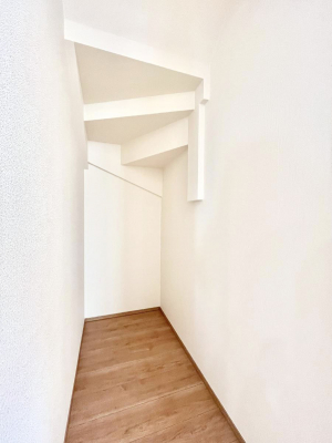 ���̑����ρ@�ݔ���A���������r���O���[�B�����Ɏ��[������ƕ����W�܂�LDK���X�b�L���Еt�������ł��ˁB  