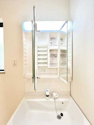 ���̑����ρ@�ݔ���A�������O�ʋ��̗��ɁA���ϕi��q���p�i�Ȃǂ����[�\�B���ʑ����������ƕۂ��܂��I