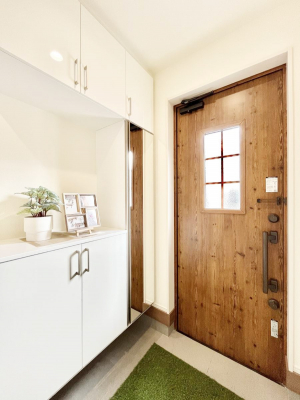 ���ց@�����`Entrance�`�@���ʔ��~���[�t�Ȃ̂ŁA���o�����O�̐g�����Ȃ݃`�F�b�N�Ɂ��􌺊ւ͂��q�l�����o�}�������ԍŏ��̏ꏊ�A�A���Ă��鎞�ɓ���ŏ��̏ꏊ�B����ȏꏊ�����炱���A���ǂ���ԂɁc��