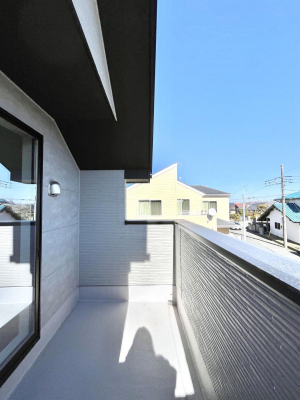 �o���R�j�[�@�������P�������`Balcony�`  �o���R�j�[�͉������z���������݁A���z�c����󕨂��C�����悭�������Ƃ��ł��܂��B  �g���₷���J���I�ȃo���R�j�[�ł����z�����������Ղ�~�蒍���A�o���R�j�[�t���Z�܂��B  